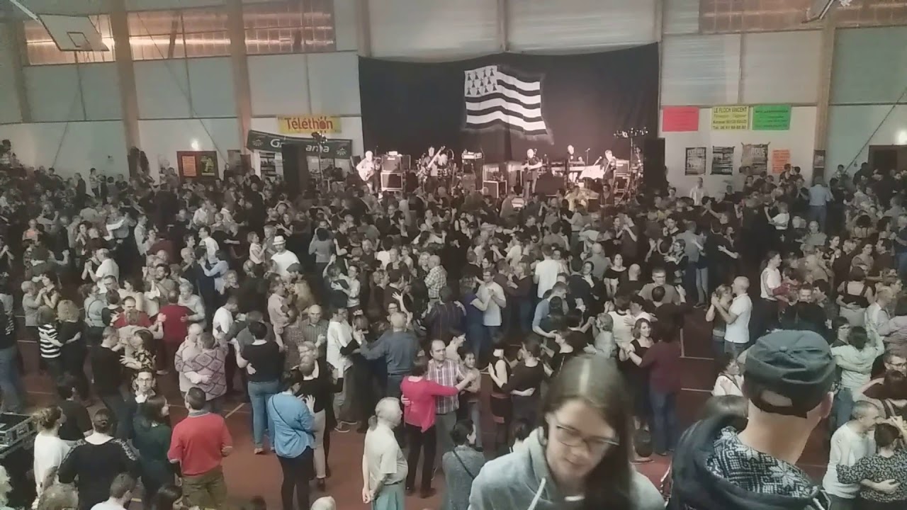 les Du au fest noz de Guénin 2019 valse écossaise