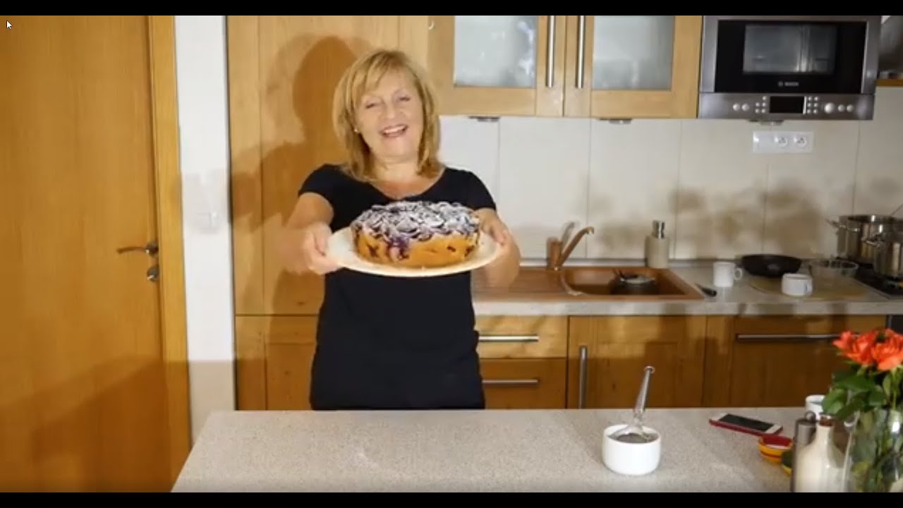 Recept na bleskový slivkový koláč z kila sliviek │Zuzana Machová