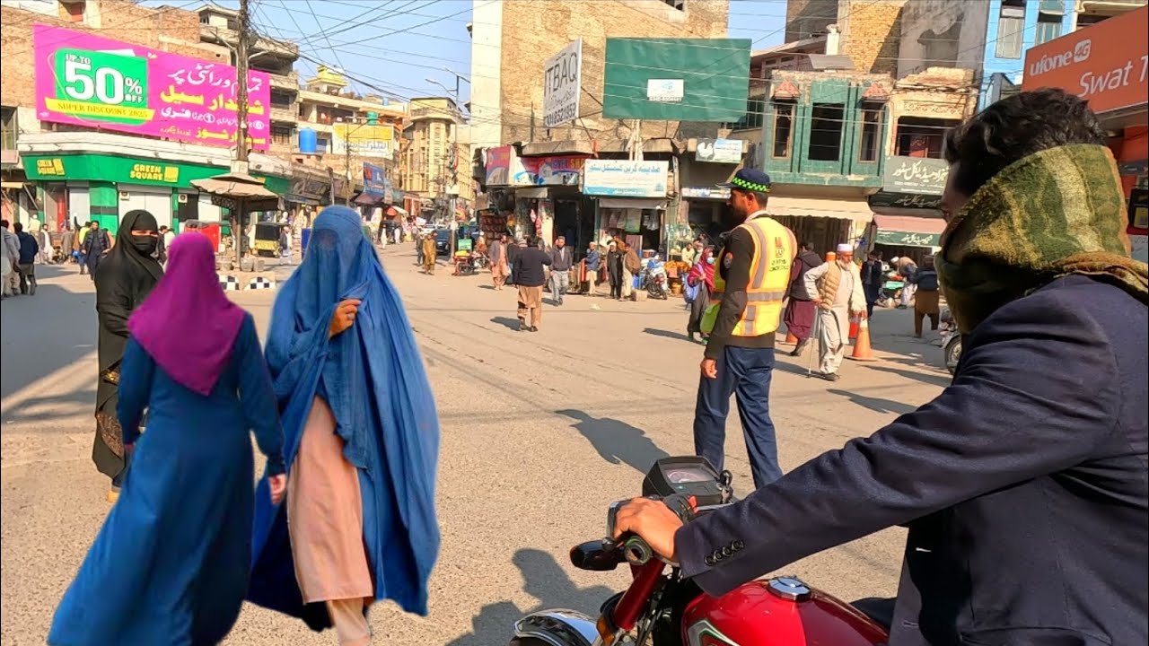 🇵🇰 STREET WALKING IN MINGORA SWAT PAKISTAN RAMAZAN 2025