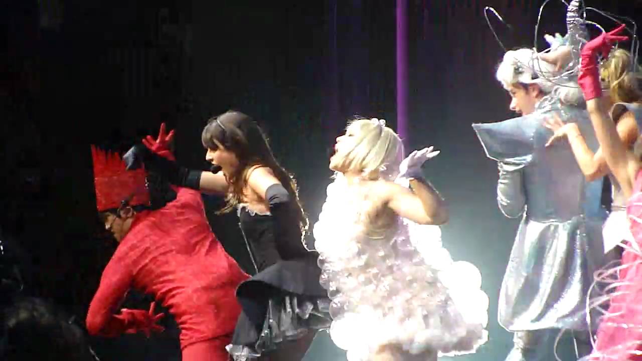 Glee Tour - Bad Romance - Los Angeles 5/21