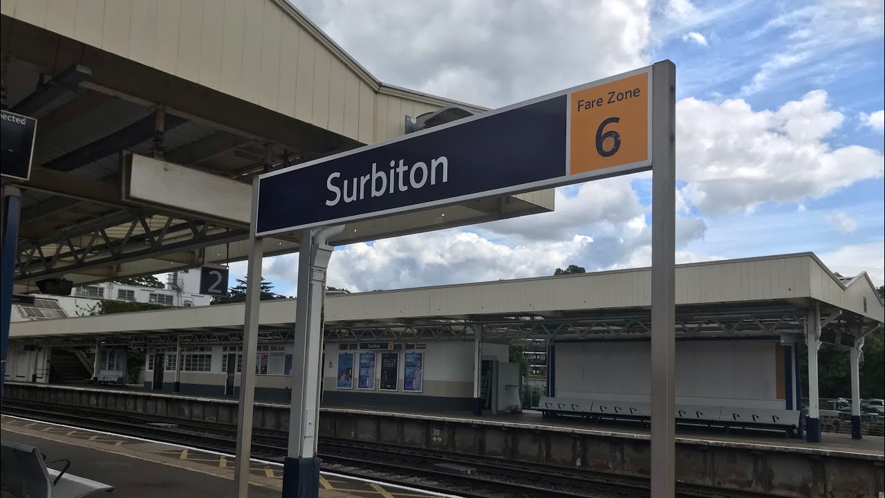 Trains at: Surbiton - SWML - 29/5/22