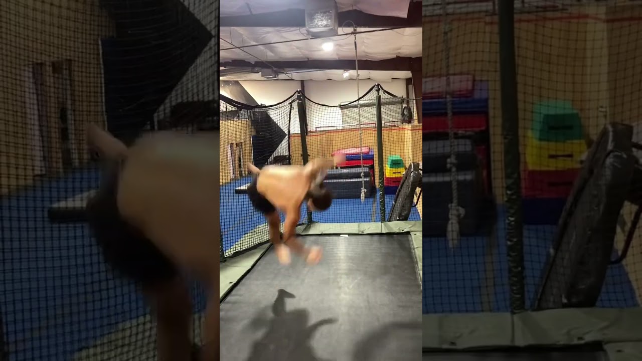 Triple full twist🕷 