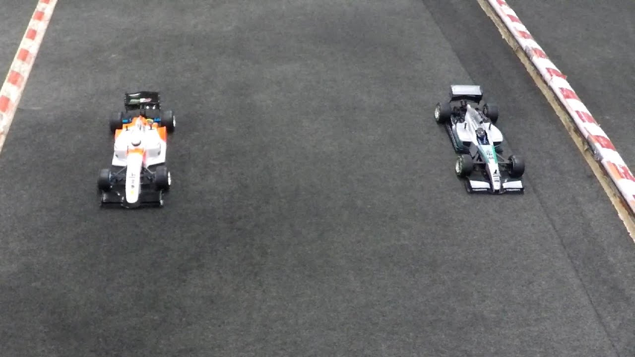 X-Ray X1 2016 vs Tamiya TRF 102 Formula 1