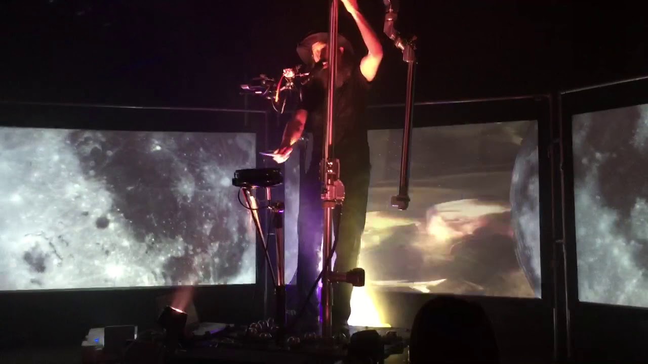 That 1 Guy - The Moon is Disgusting (live clip)