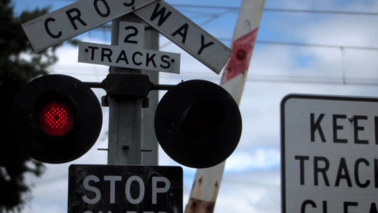 Mooroolbark Railway Station 2011     * arliz.com *