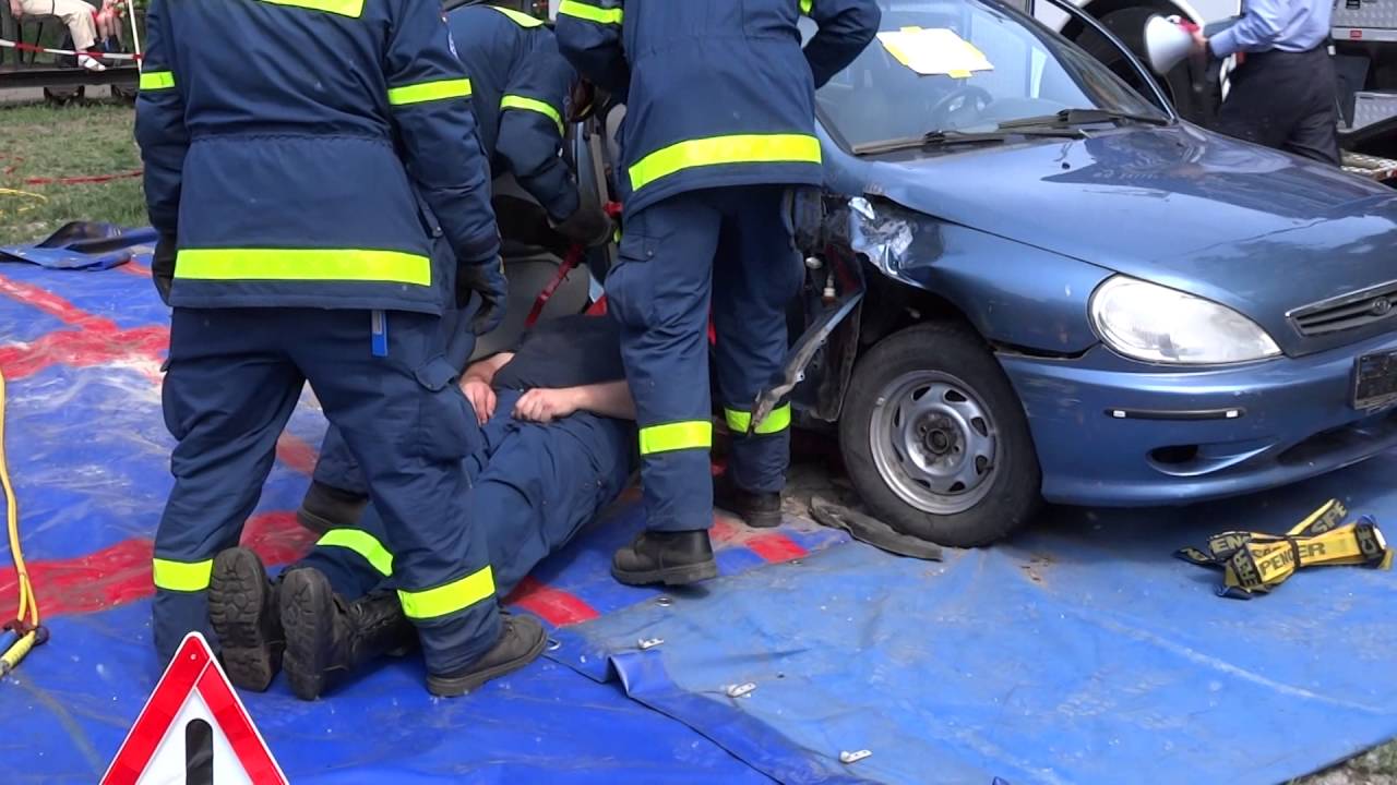 Vorführung Personenrettung durch THW