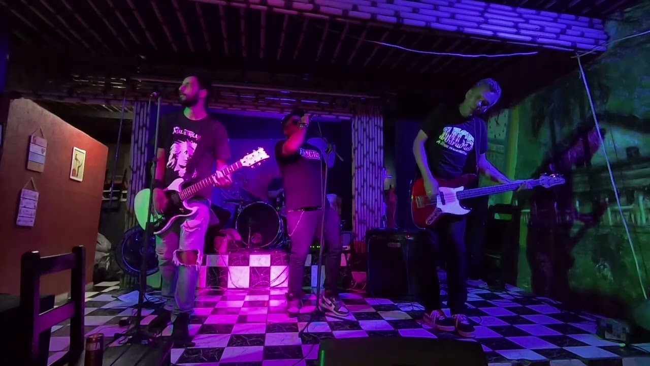 Black Bird - Black iceberg (24&deg; Som Urbano 2021)