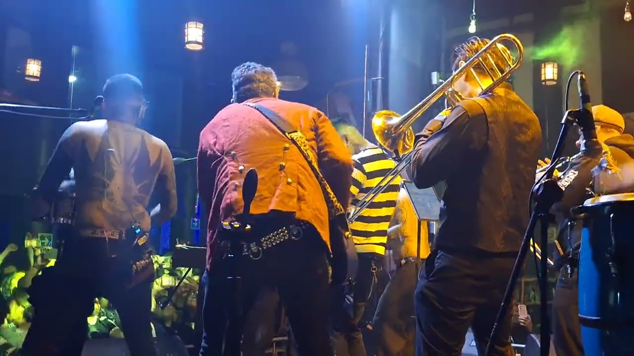 Son Rompe Pera y Triciclo Circus Band