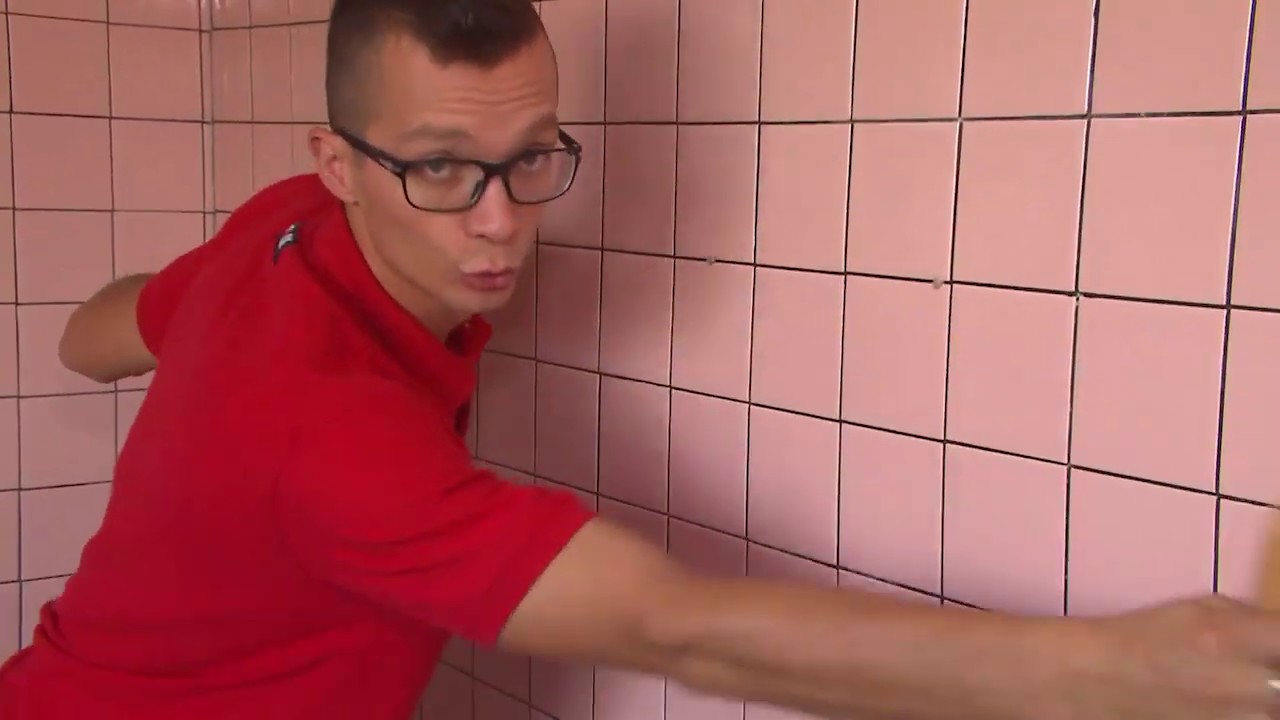 De badkamer renoveren: de muren