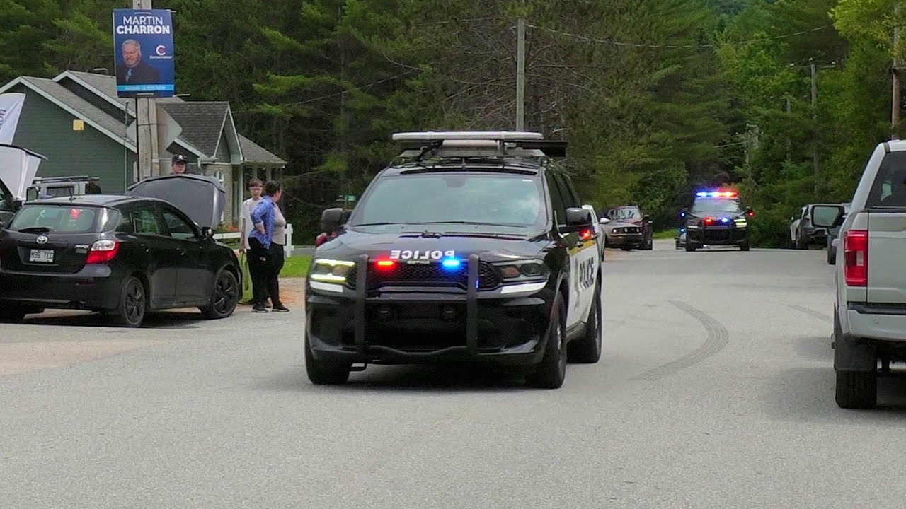 Hi- Speed; Police Responding Through Small Town; Dodge Charger/ Dodge Durango