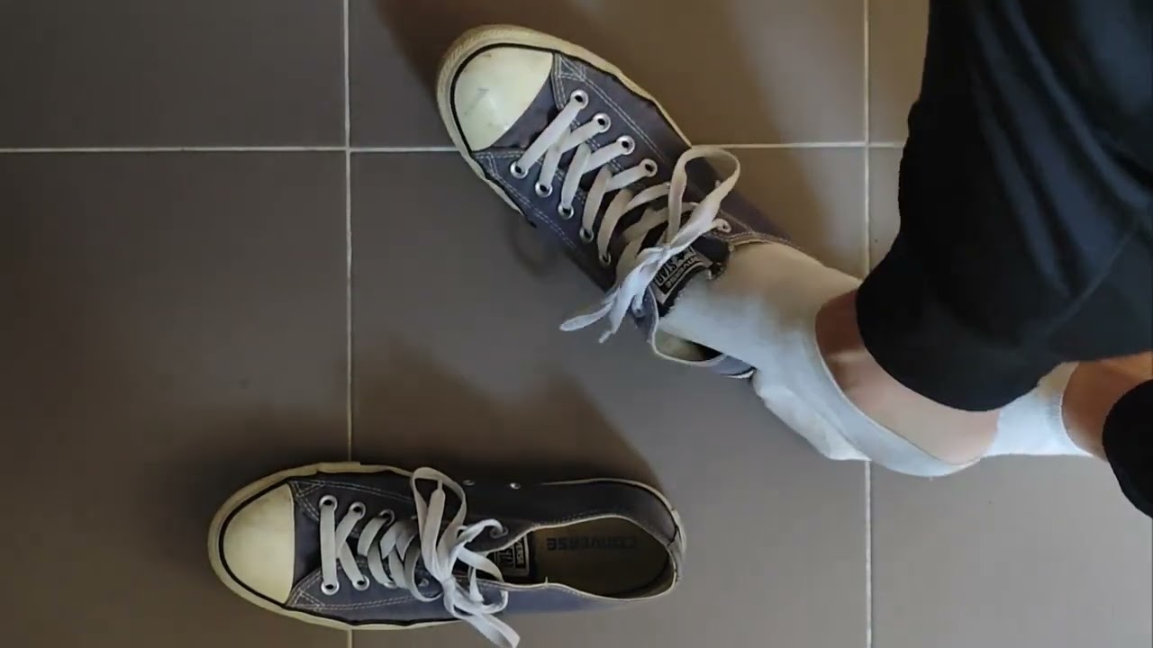 Converse + socks removal ❤️