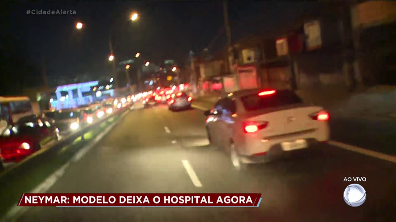 Najila deixa hospital aos gritos de 'Neymar'
