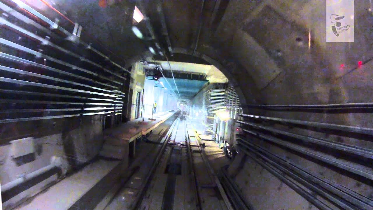 Przejazd centralnym odcinkiem II Linii Metra