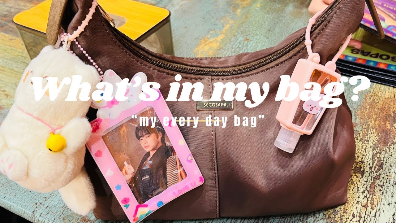 What’s in my bag? 🎀 #eza #vlog 