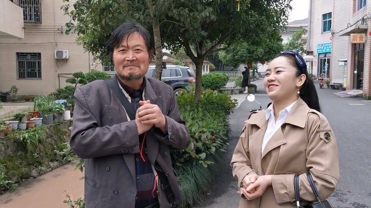 横店凤姐和朱九戒老师商量去找大衣哥，去找的理由太搞笑了