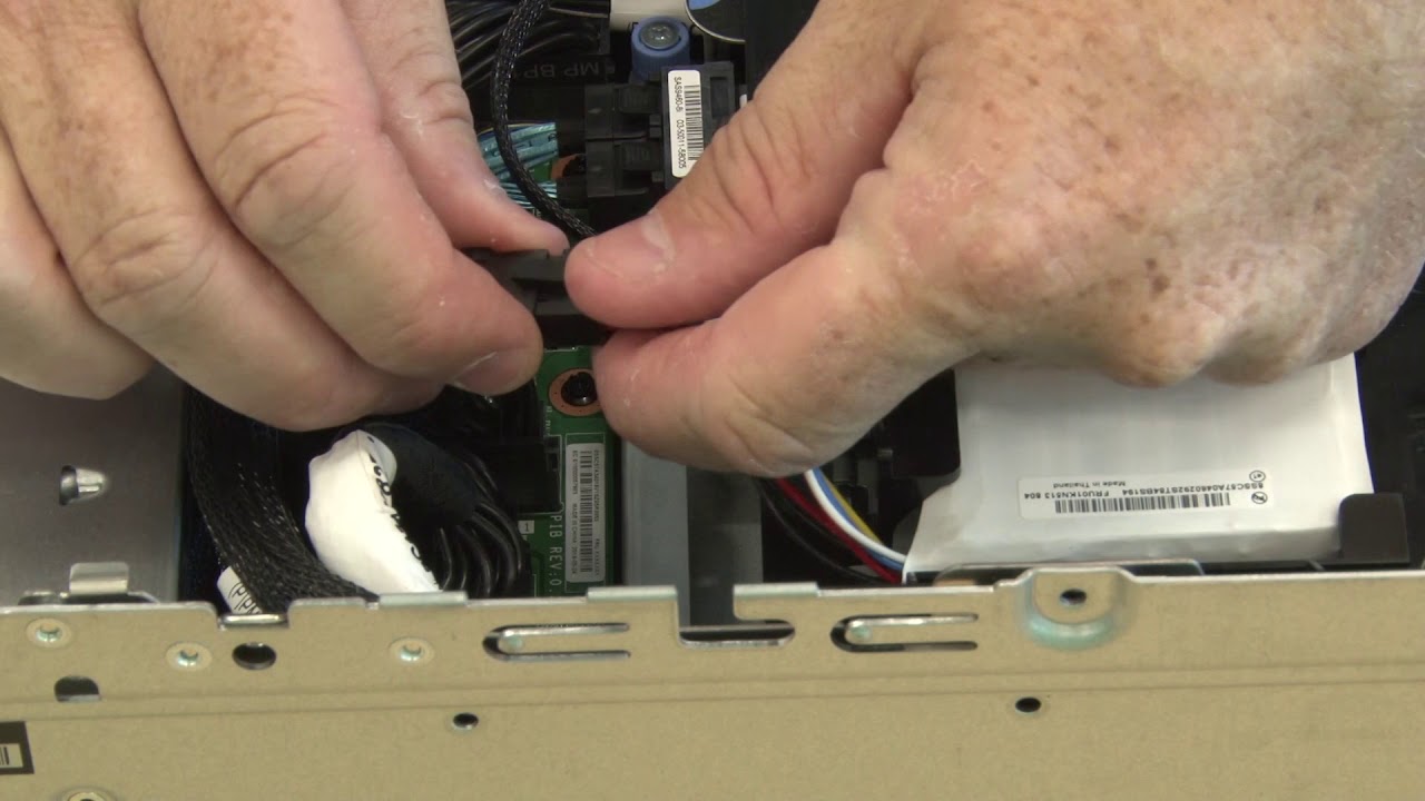 Lenovo ThinkSystem SR655 removing a raid super compacitor module