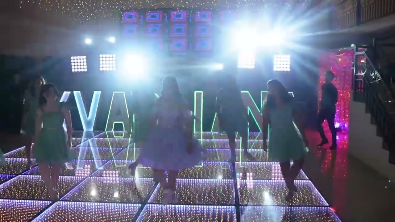 🔥👑 ¡XV Años con Flow! 👑🔥 ¡Reguetón, y mucha diversión! ¡Así son los XV años en Villamont Eventos! 💃🕺