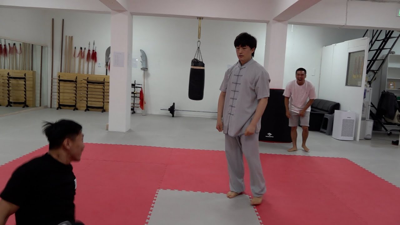 에이 아무리 고수라도 체급차가 있는데.......응??
