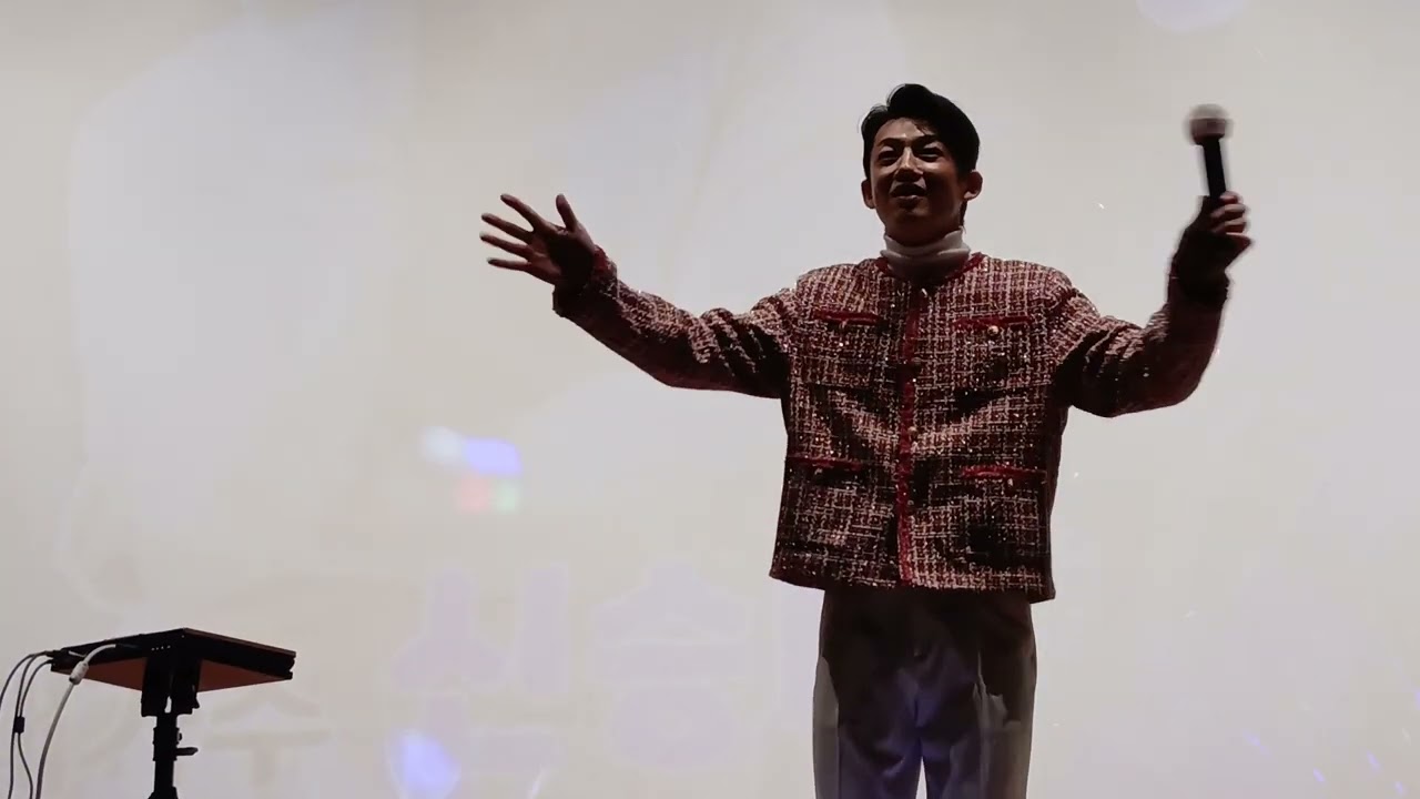 국민가수 *신승태*가 청주 cjb윤태경 노래교실에 초청가수로 첫 등단한 동영상 보기