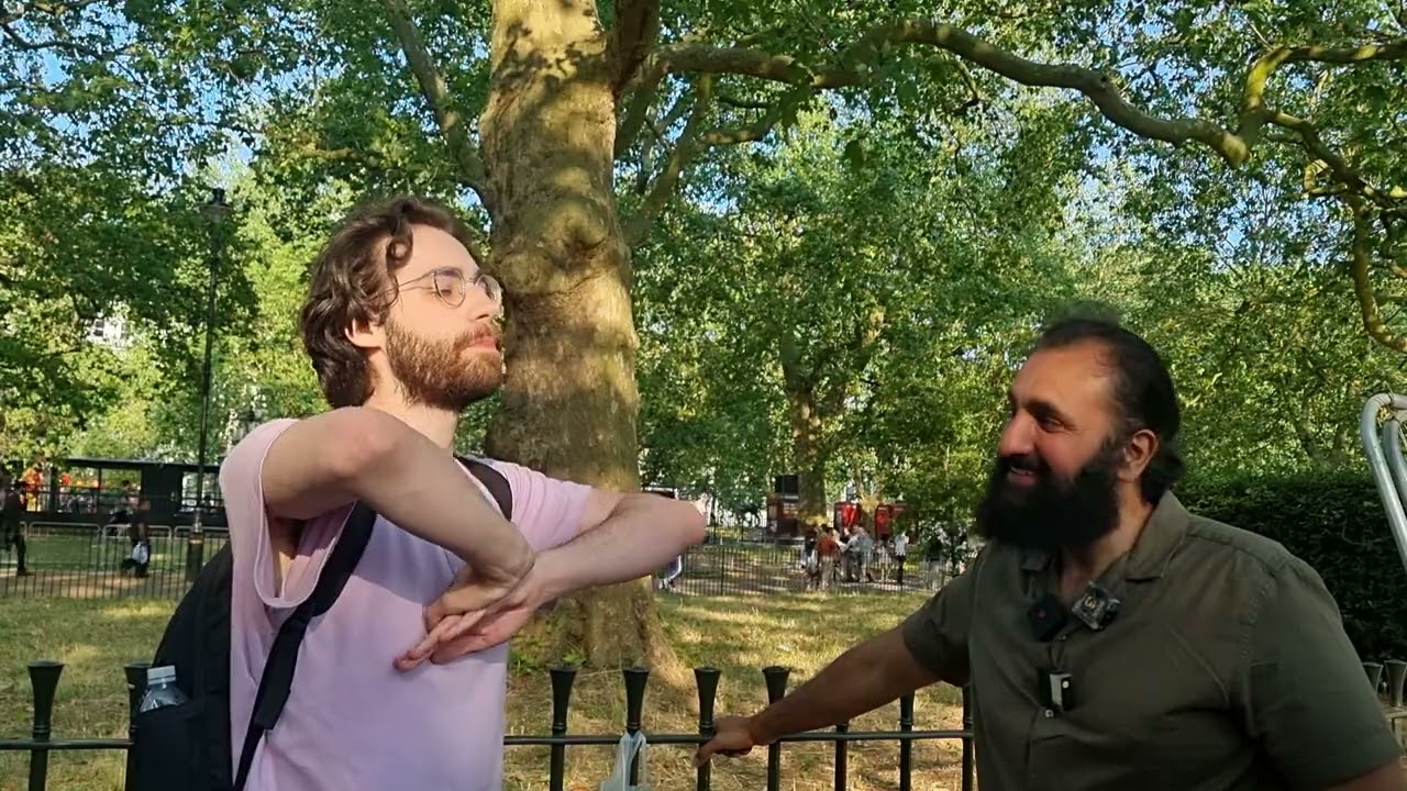 Agnostic taught basics of evolution of morality! Suboor and Visitor Speakers Corner Sam Dawah