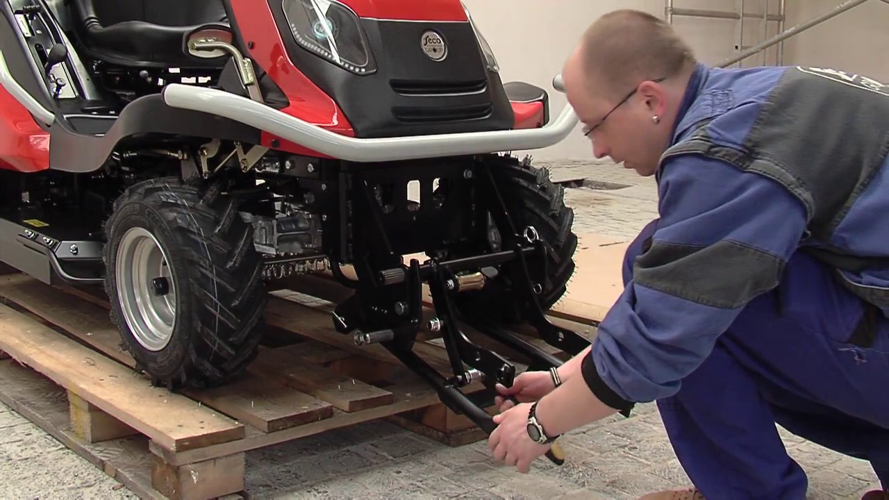 Montáž předního univerzálního závěsu ZP4 a montáž pohonu PPT4 k traktoru Goliath