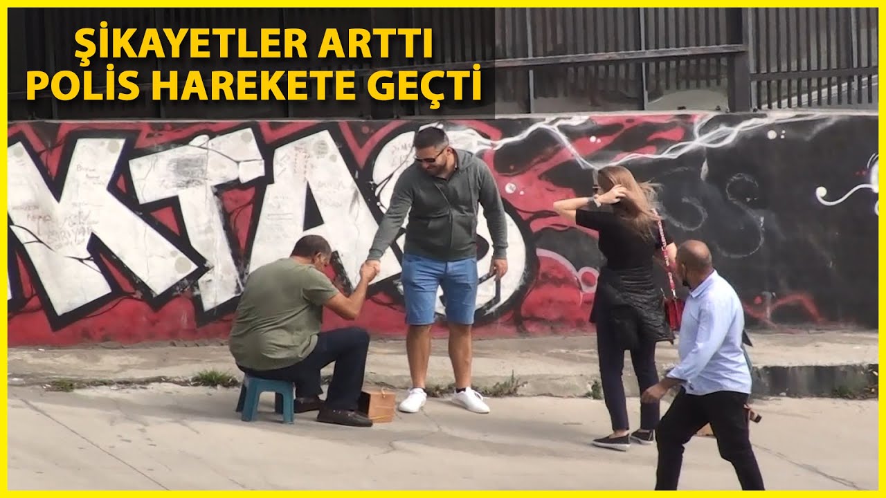 Fırça Düşürme Numarasıyla Turistleri Tuzağa Düşürüyorlar! O Anlar Kamerada