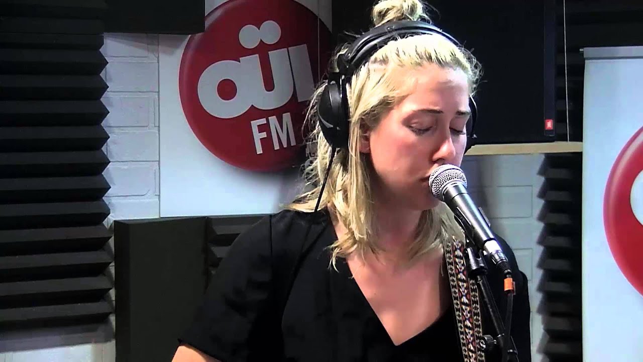 Torres - Strange hellos - Session acoustique OÜI FM