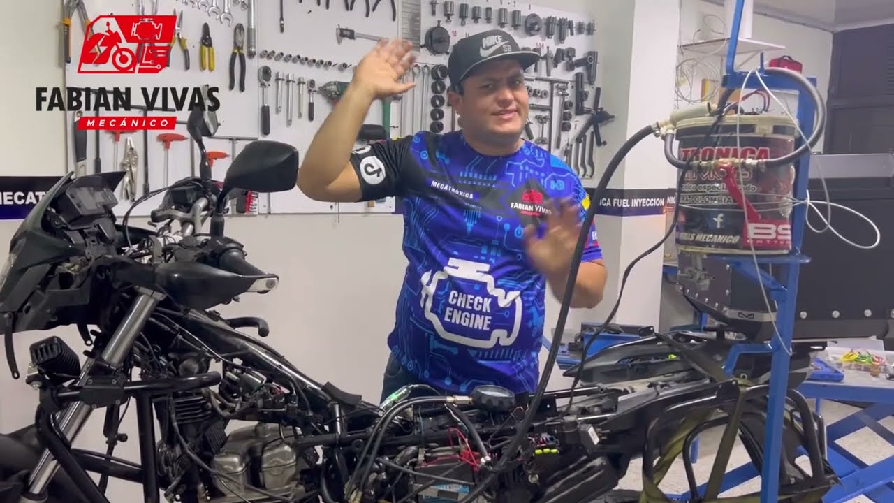 Honda XRE300 FI moto tiene chispa tiene compresión de motor de bomba y activa el inyector y no prend