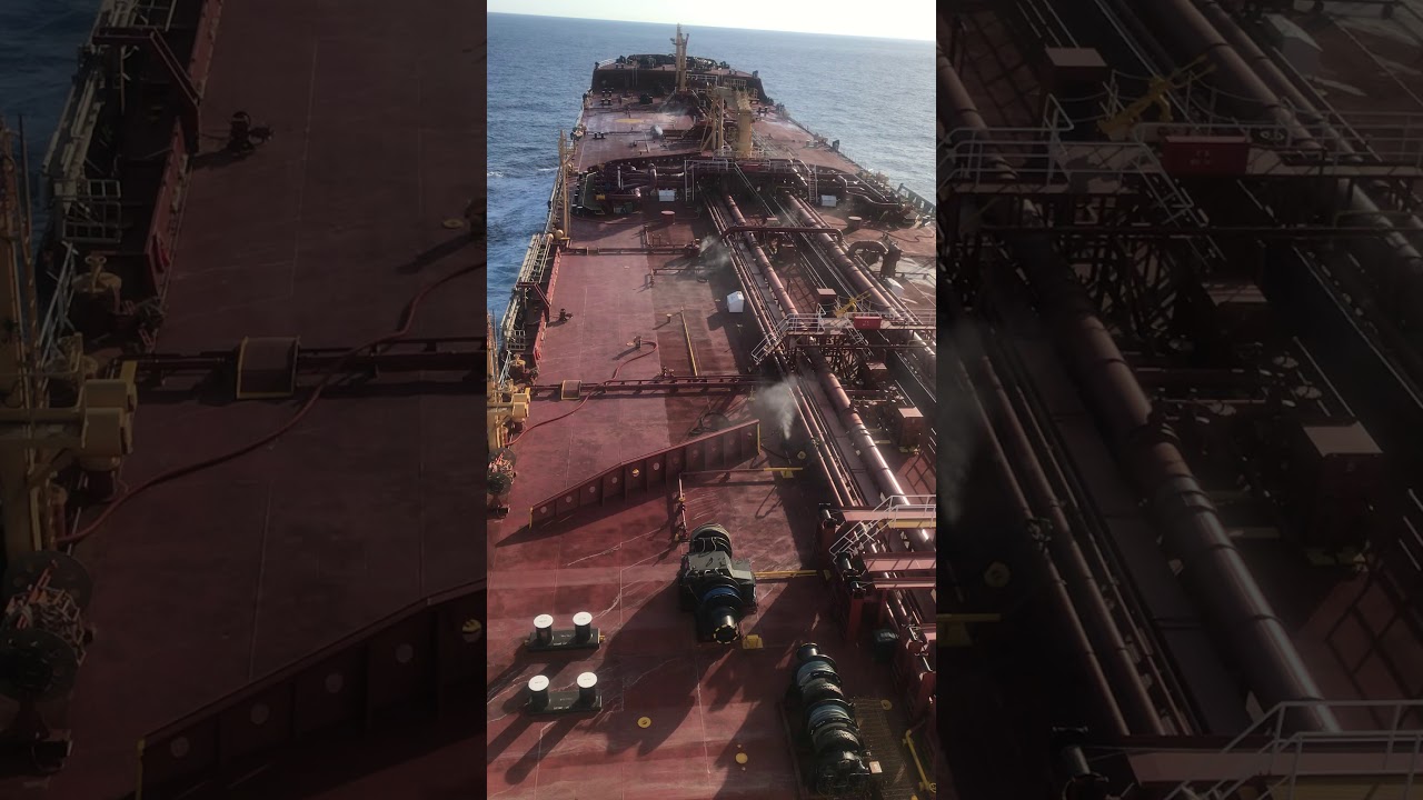 Gas freeing oil tankers, using portable crude oil washing machines