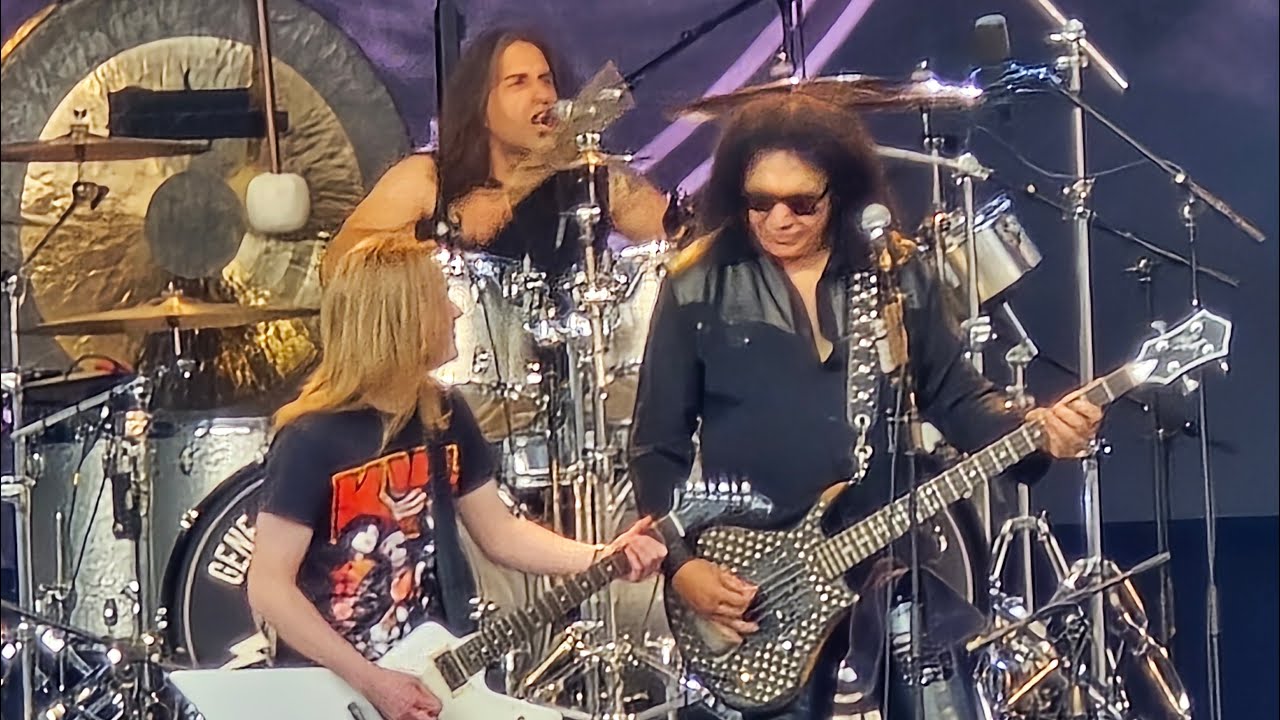 Gene Simmons & William of Hostilia live at Liseberg!
