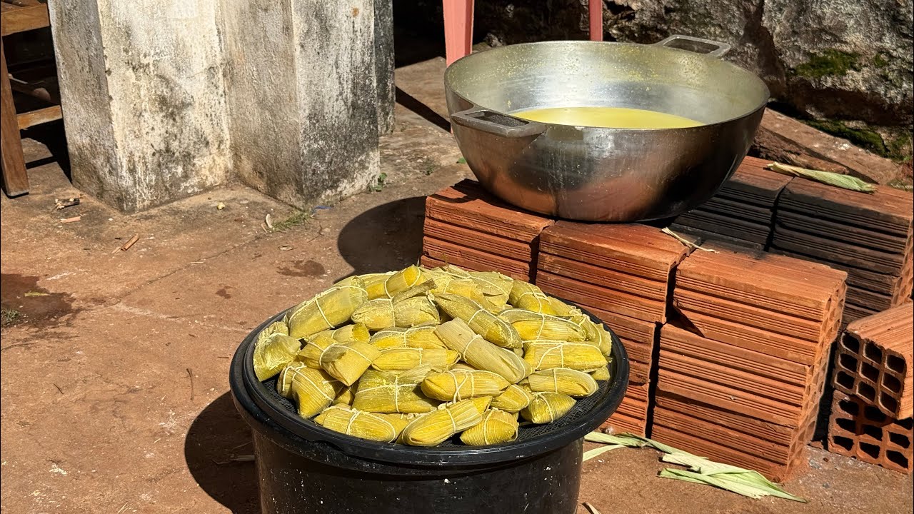 PAMONHA A MODO CAIPIRA, MUTIRÃO ENTRE AMIGOS E MUITA ALEGRIA NA ROÇA.