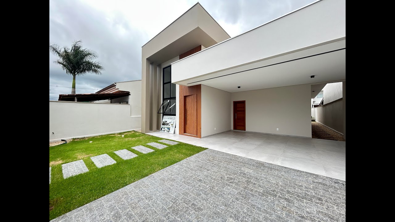 Venda - Casa com 03 quartos no bairro Jardim Iriríu