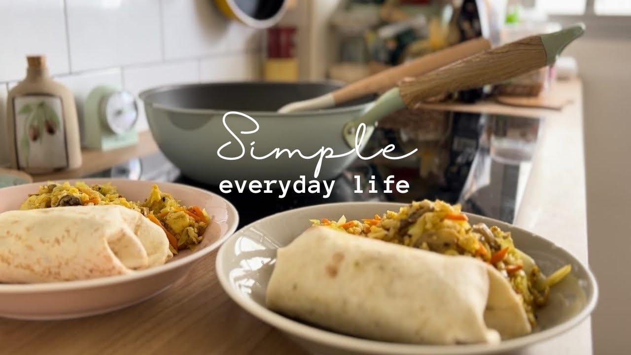 Simple everyday life: Curry Rice Wrap, Fried Udon  with Onsen Eggs, Visiting Friends for CNY