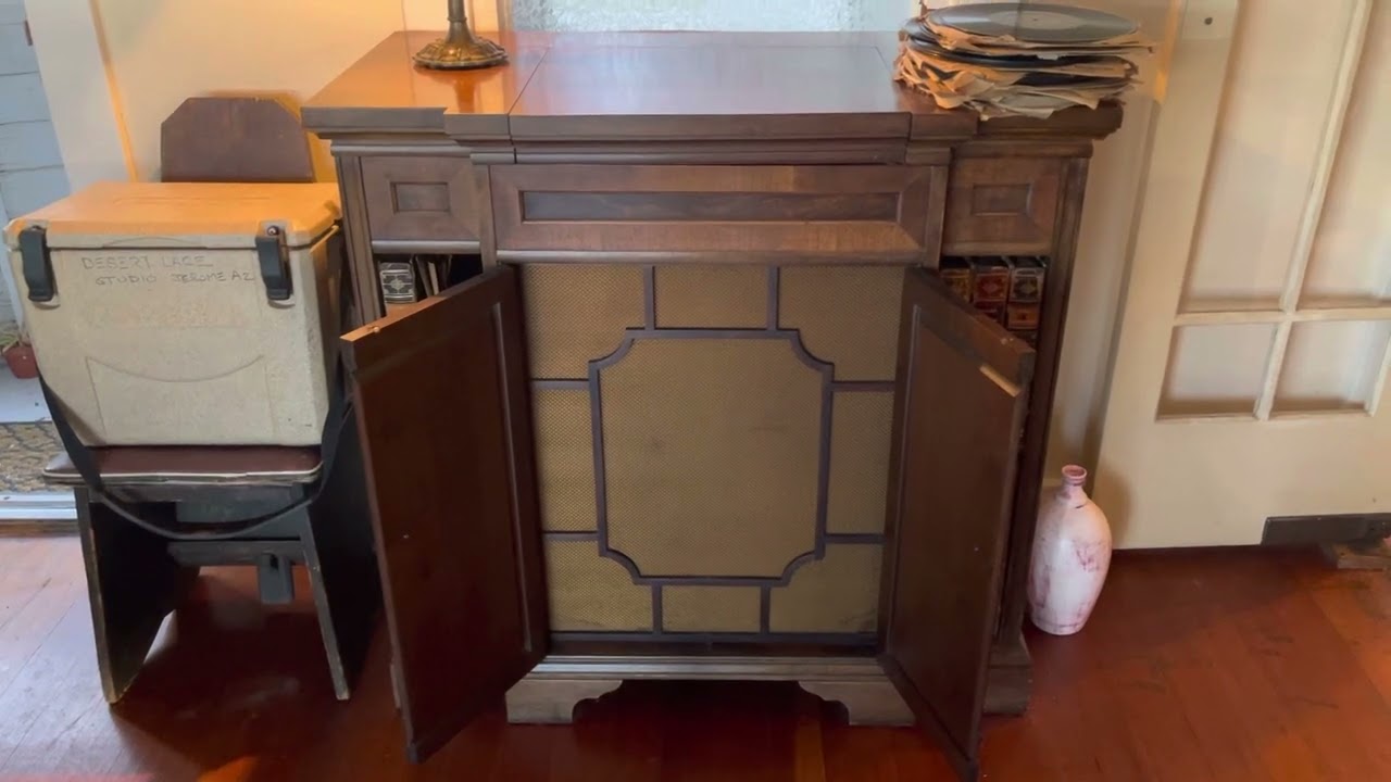 1928 Victor &lsquo;Orthophonic&rsquo; Victrola 8-35X shows what it can do!