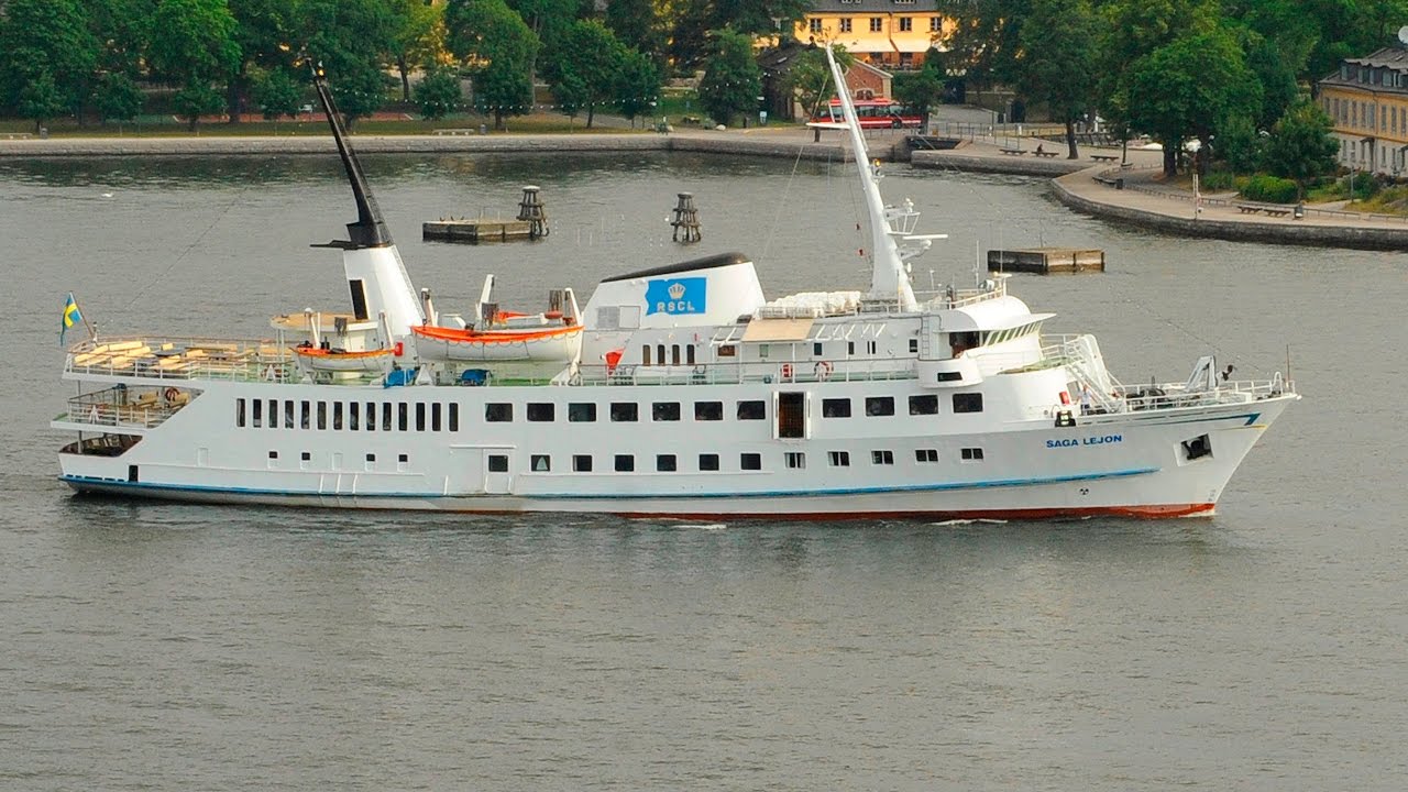 Shipsforsale Sweden passenger vessel Saga Lejon Christmas cuise in Stockholm. Sold.