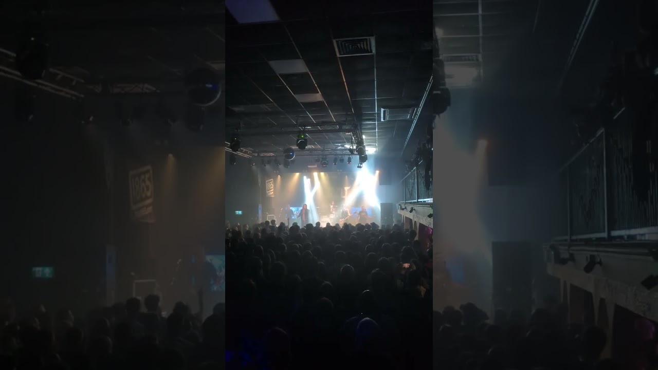 Fozzy - spotlight - live &  1865
