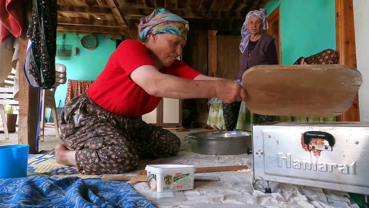 SÜPER KADIN CANFİDAN KÖYDE ANASINA MAYALI EKMEK YAPIYOR