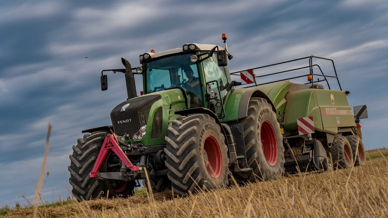 Ensemble Fendt au pressage de paille