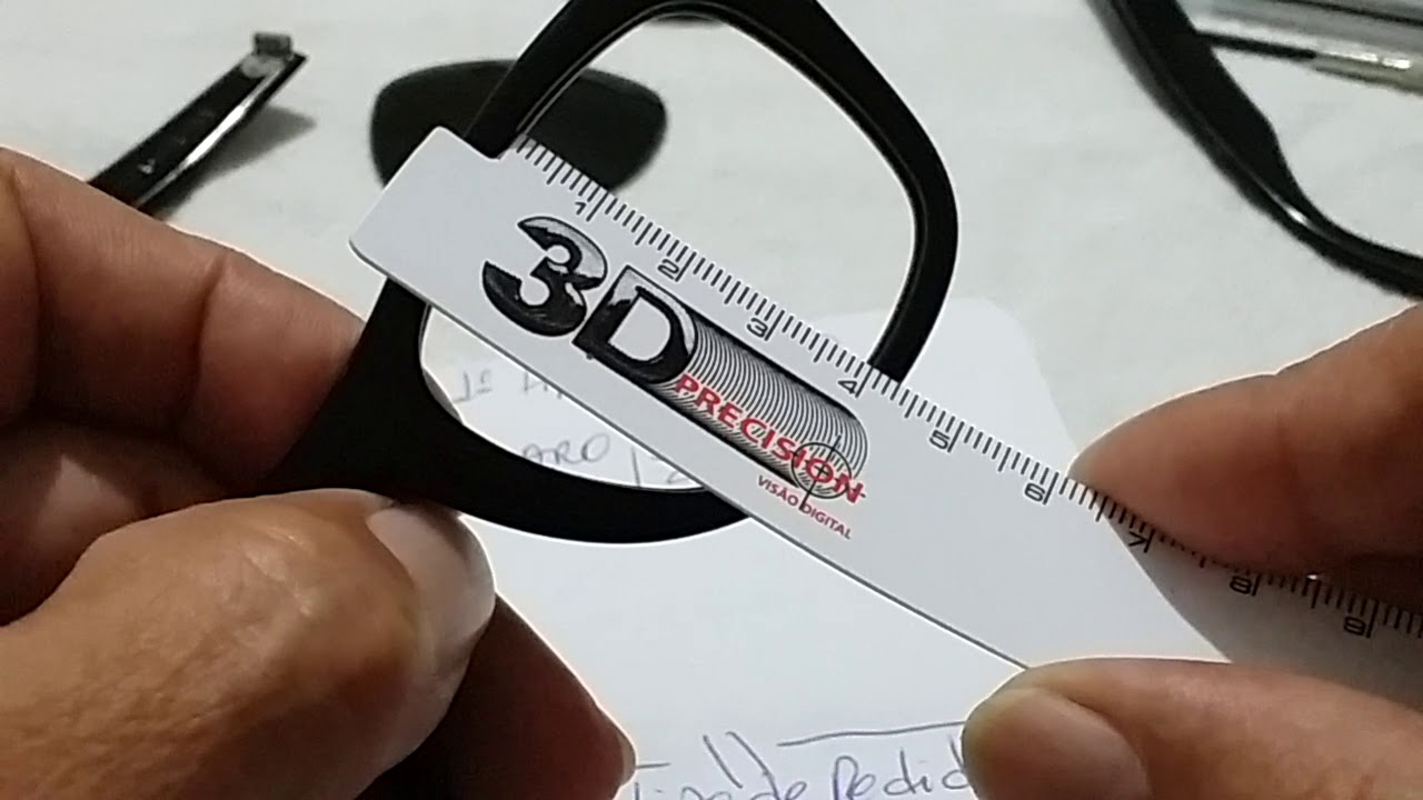 Aula de medidas de armação para pedir lentes no laboratorio.