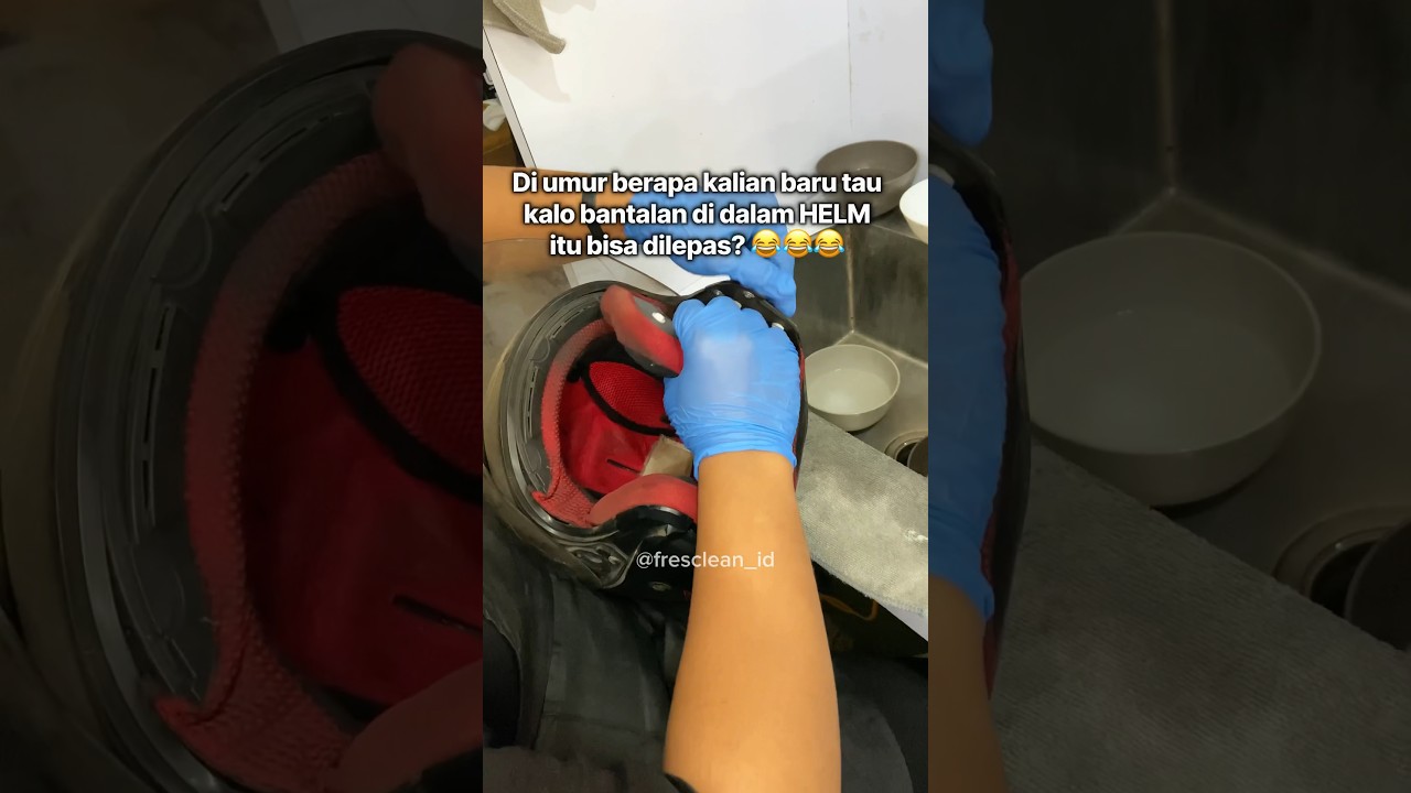 Penyebab helm bau? Karena bantalan dalemnya gak pernah dicuci!🤢🤮