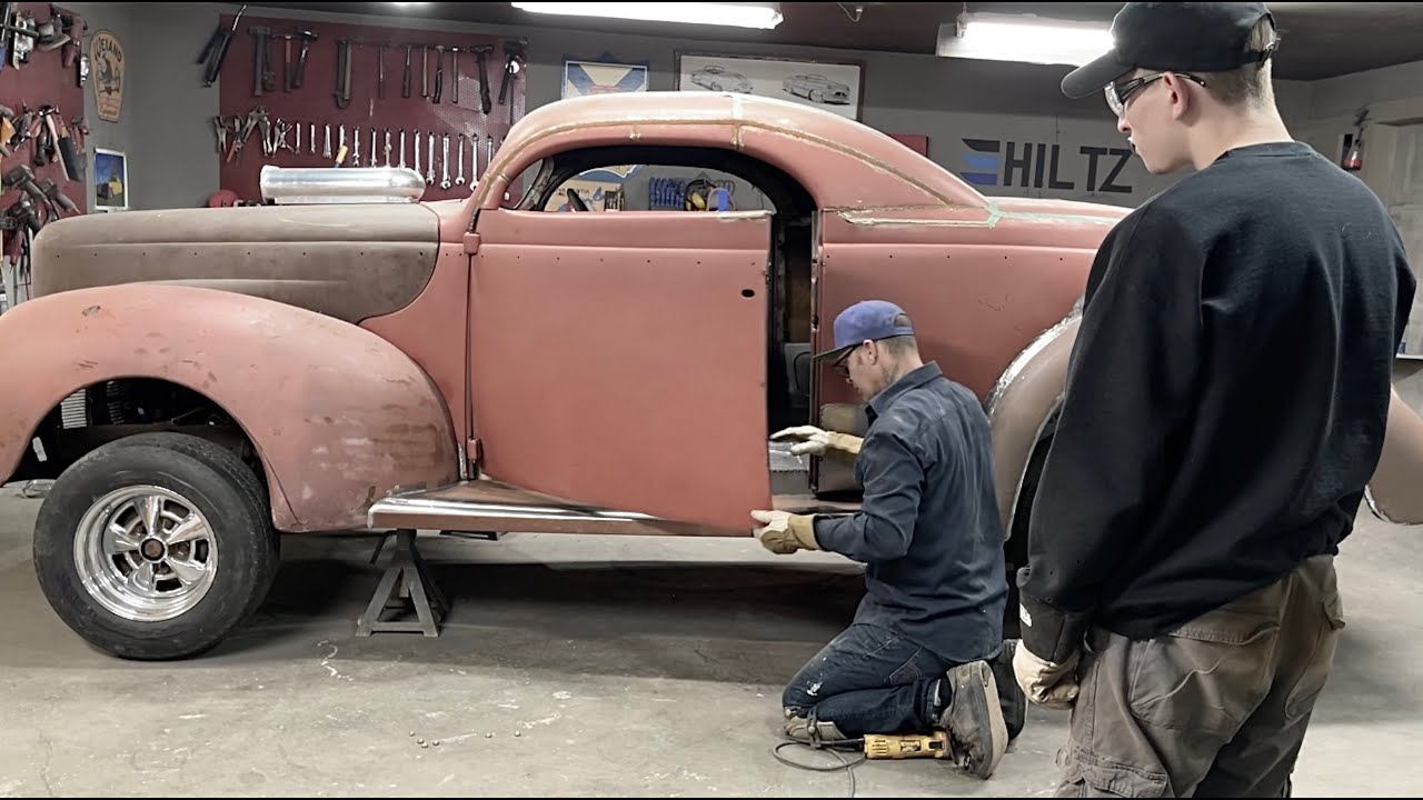The next fabrication hurdle... does the door hit the running board? 😳
