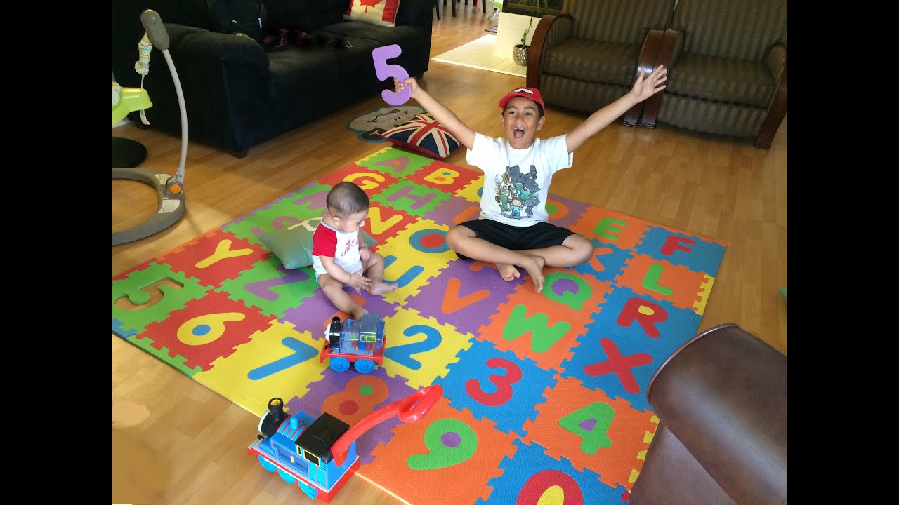 Giant Alphabet and Letter Learning Mat n Thomas and Friends Toy Train