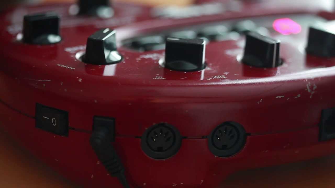 Line 6 POD 2.0 Guitar Multi Effects Processor - How To Turn On [HD]