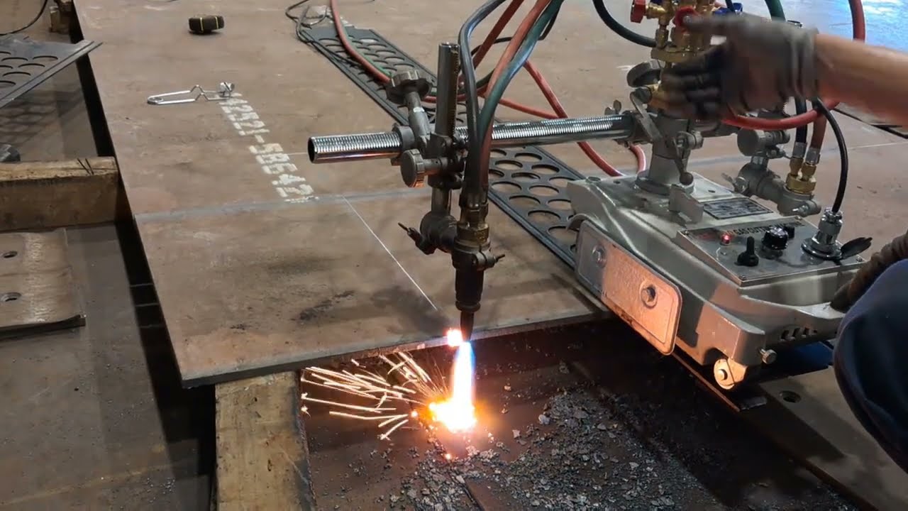 Wear-resistance lining steel plate (Turn on Captions)