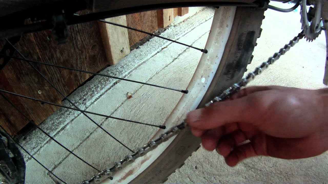 Straighten a bent chain link