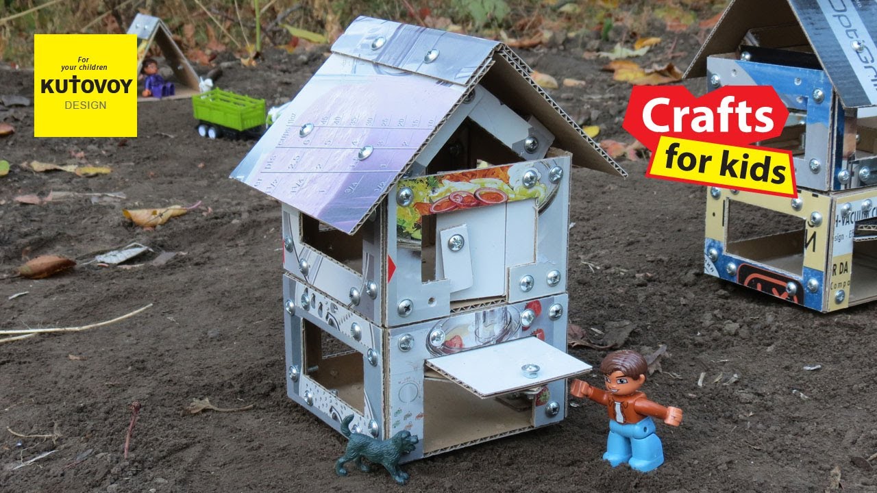 K3 - Collapsible 2-story toy house with clock (garage and house) from used corrugated cardboard