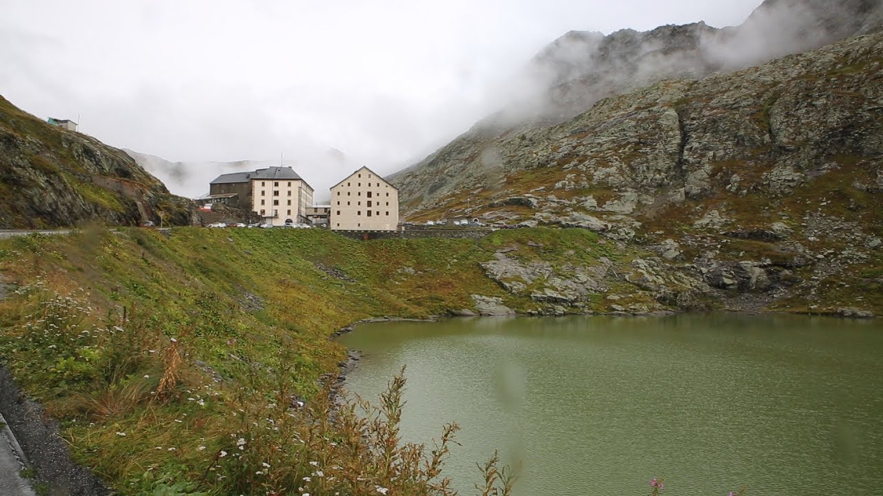 Grand-Saint-Bernard: bénévolat et silence