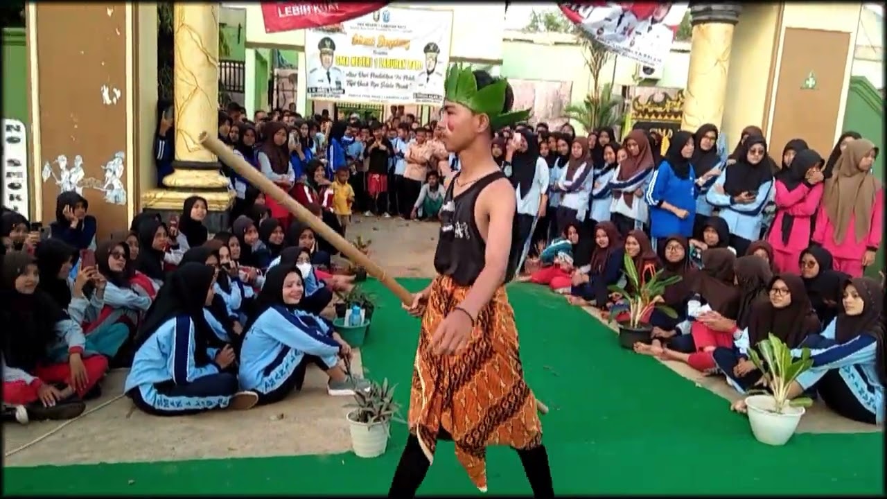 LOMBA MAKE UP DAN FASHION SHOW SMAN 1 LABUHAN RATU