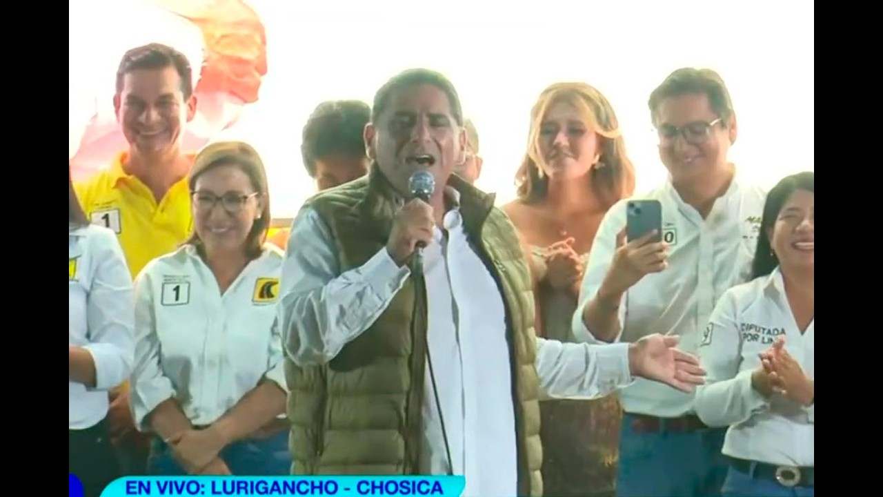 Carlos &Aacute;lvarez arranca risas imitando a C&eacute;sar Acu&ntilde;a y otros candidatos