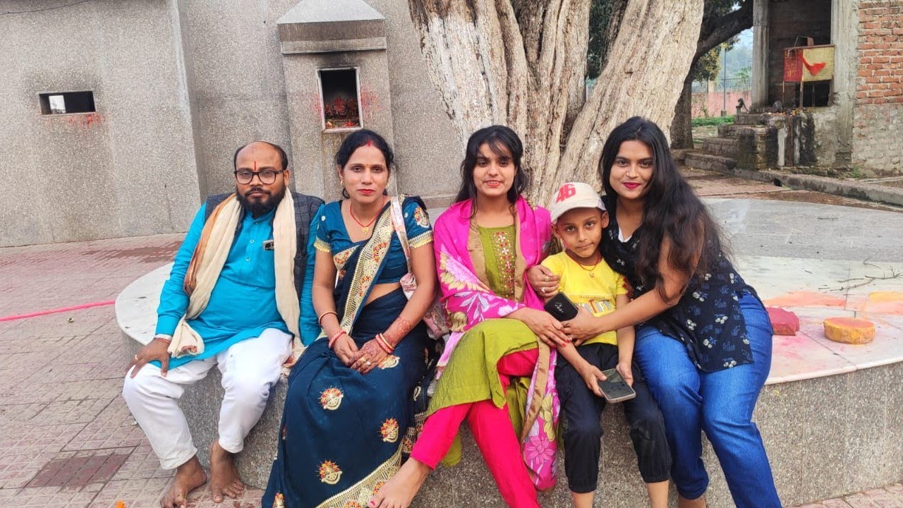 Bihar ka prachin Damami Mandir ke darshan kar liye🙏😊.